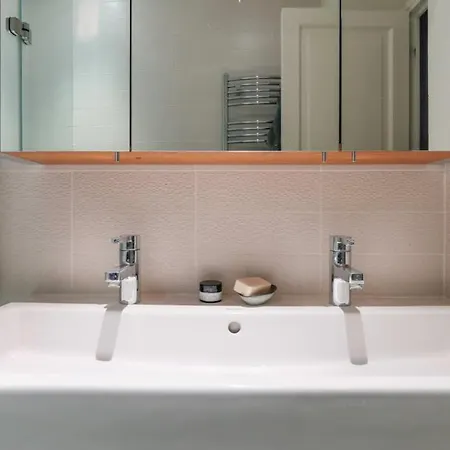Apartment Charming Near Sacre Coeur